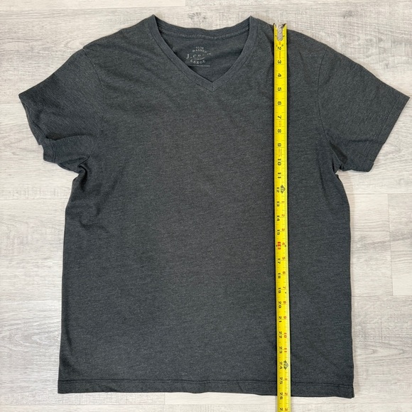 J. Crew Men's Slim Washed Gray V-Neck Shirt Size L - Picture 8 of 17